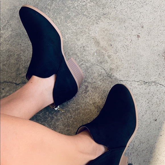 Soda Shoes Black Low Heel Ankle Boot Bootie 1.75” - Picture 7 of 8